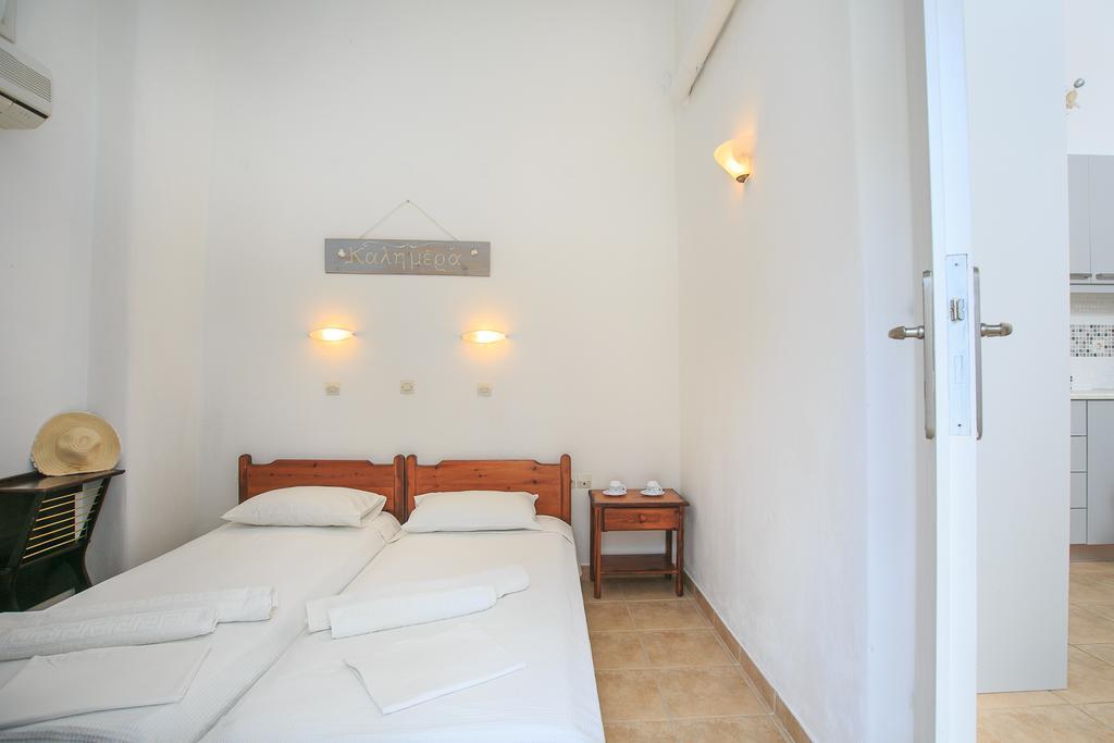 Paros Rita Studios Piso Livadi Chambre photo